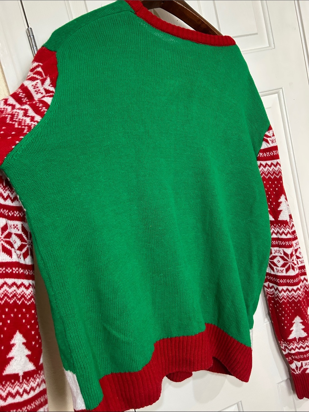 Peanuts Snoopy Snoopy’s Doghouse Ugly Christmas Sweater XXL 2X - Picture 6 of 6